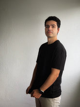 Cargar imagen en el visor de la galería, PLAYERA MANGA CORTA RELAXED FIT ¨BLACK¨
