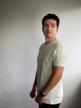 Cargar imagen en el visor de la galería, PLAYERA ORIGINALS BFREZKO "BEIGE"
